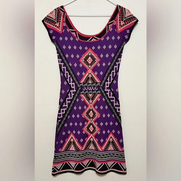 Miami Abstract Tribal Geometric Short Sleeve Dress Purple Small NWT - Picture 4 of 12